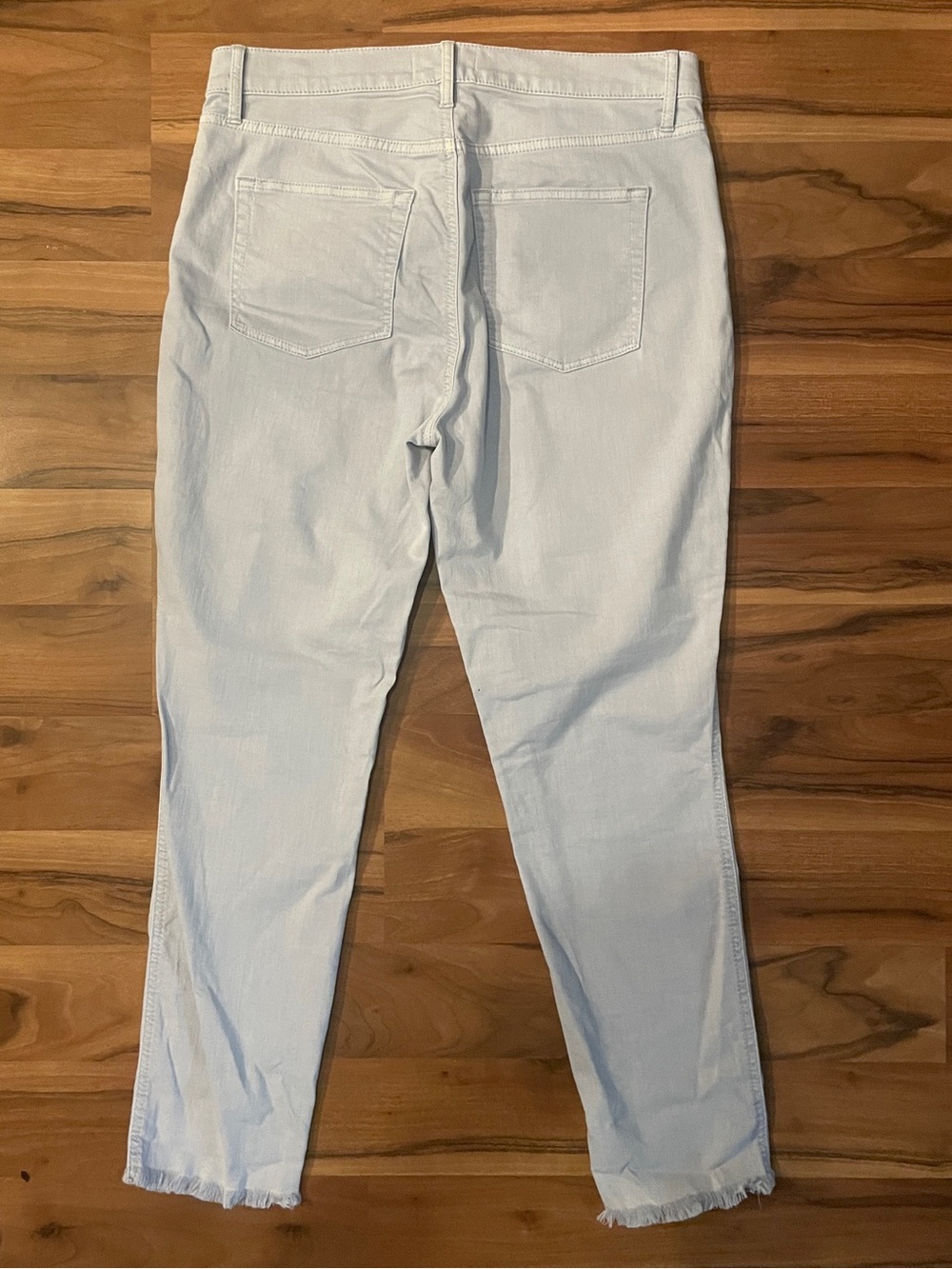 LOFT Skinny Crop Utility Pocket Jeans Size 8 Light Blue Denim Raw Hem - Picture 5 of 16